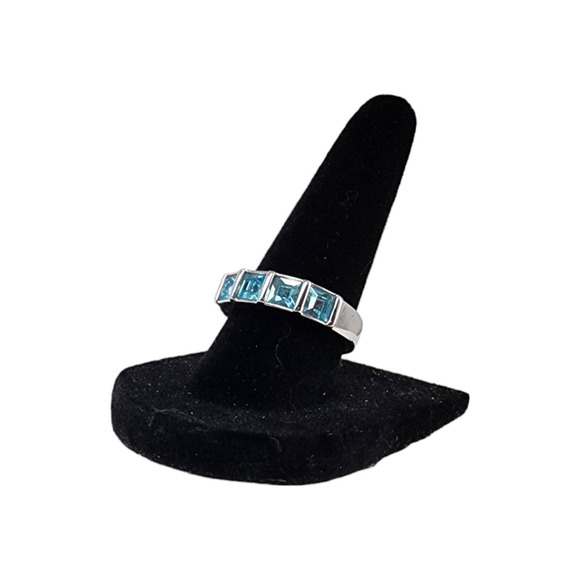 Lia Sophia Cold Front Silver /Blue Crystals Ring (Size 7) - Picture 4 of 8